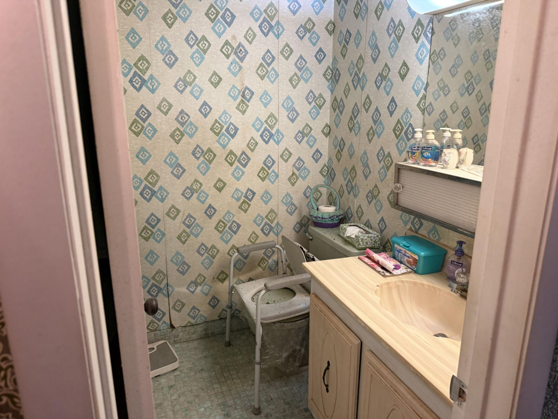 709 Lori Drive, Unit 215, Palm Springs, FL 33461 Photo