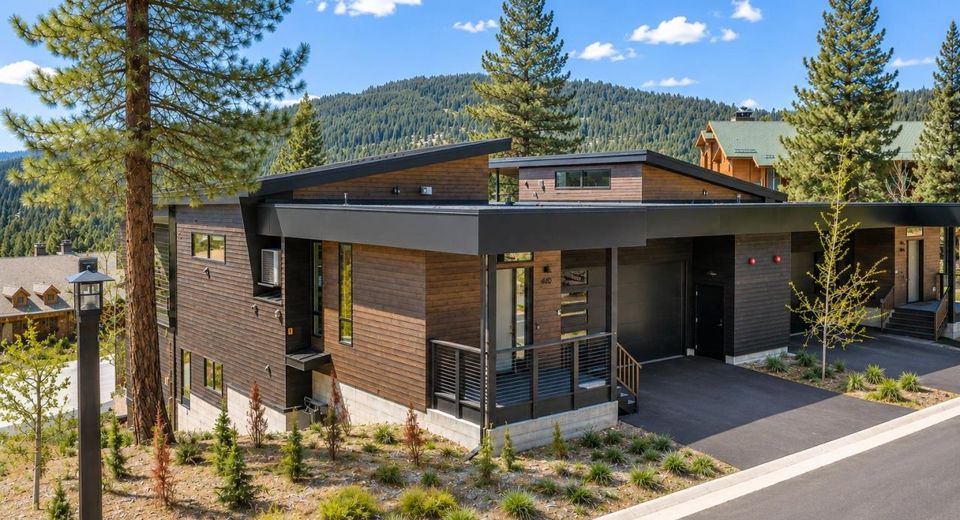 7470 Larkspur Lane, Truckee, CA 96161 Photo