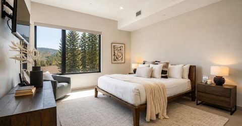 7470 Larkspur Lane, Truckee, CA 96161 Photo