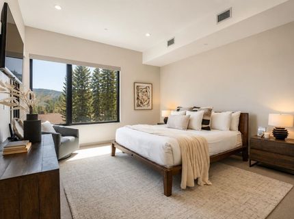 7470 Larkspur Lane, Truckee, CA 96161 Photo