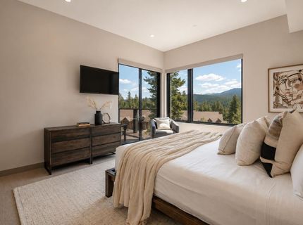 7470 Larkspur Lane, Truckee, CA 96161 Photo