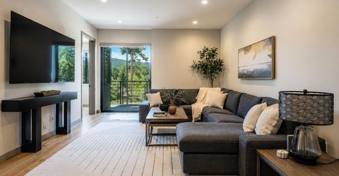 7470 Larkspur Lane, Truckee, CA 96161 Photo