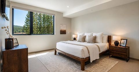 7470 Larkspur Lane, Truckee, CA 96161 Photo