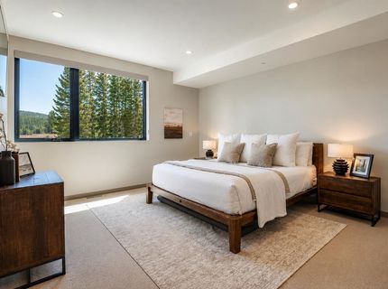 7470 Larkspur Lane, Truckee, CA 96161 Photo