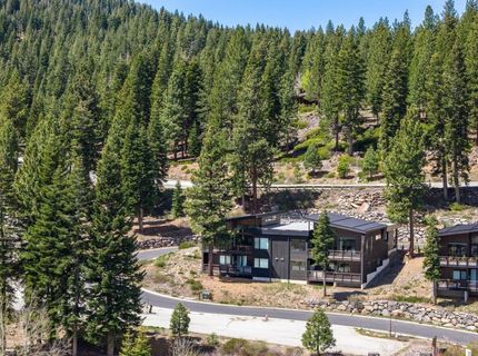7470 Larkspur Lane, Truckee, CA 96161 Photo