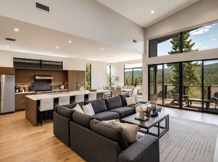 7470 Larkspur Lane, Truckee, CA 96161 Photo