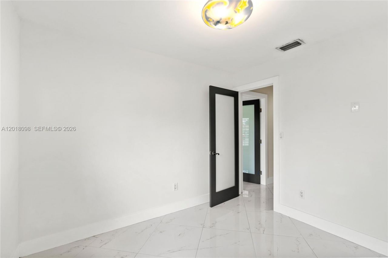 13611 SW 77th St , Miami, FL 33183 Photo