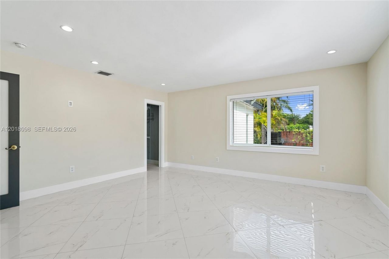 13611 SW 77th St , Miami, FL 33183 Photo