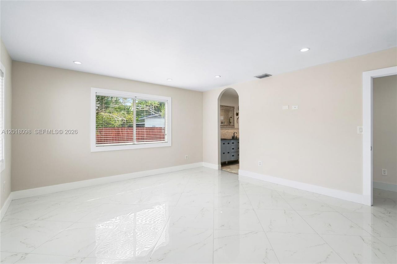 13611 SW 77th St , Miami, FL 33183 Photo