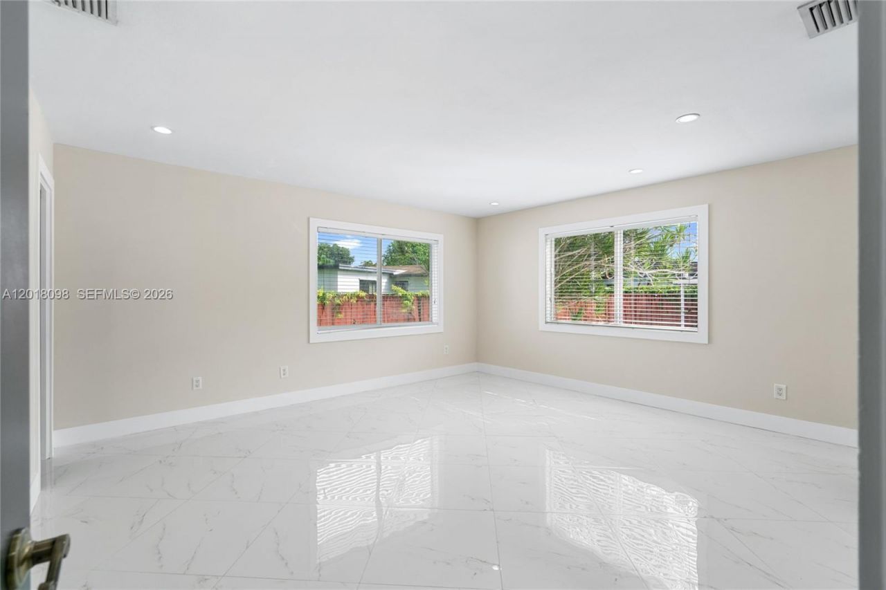 13611 SW 77th St , Miami, FL 33183 Photo