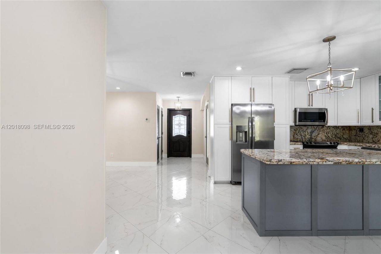 13611 SW 77th St , Miami, FL 33183 Photo