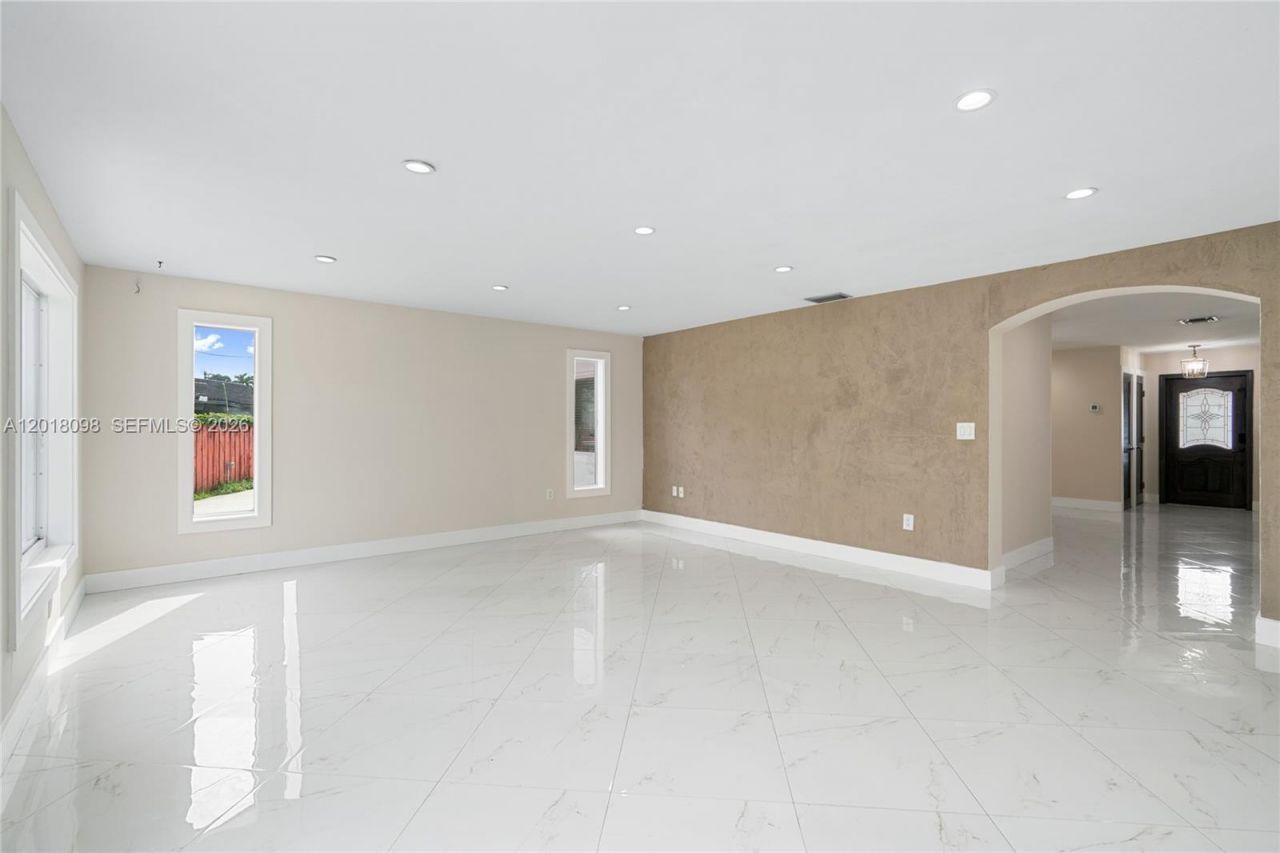 13611 SW 77th St , Miami, FL 33183 Photo