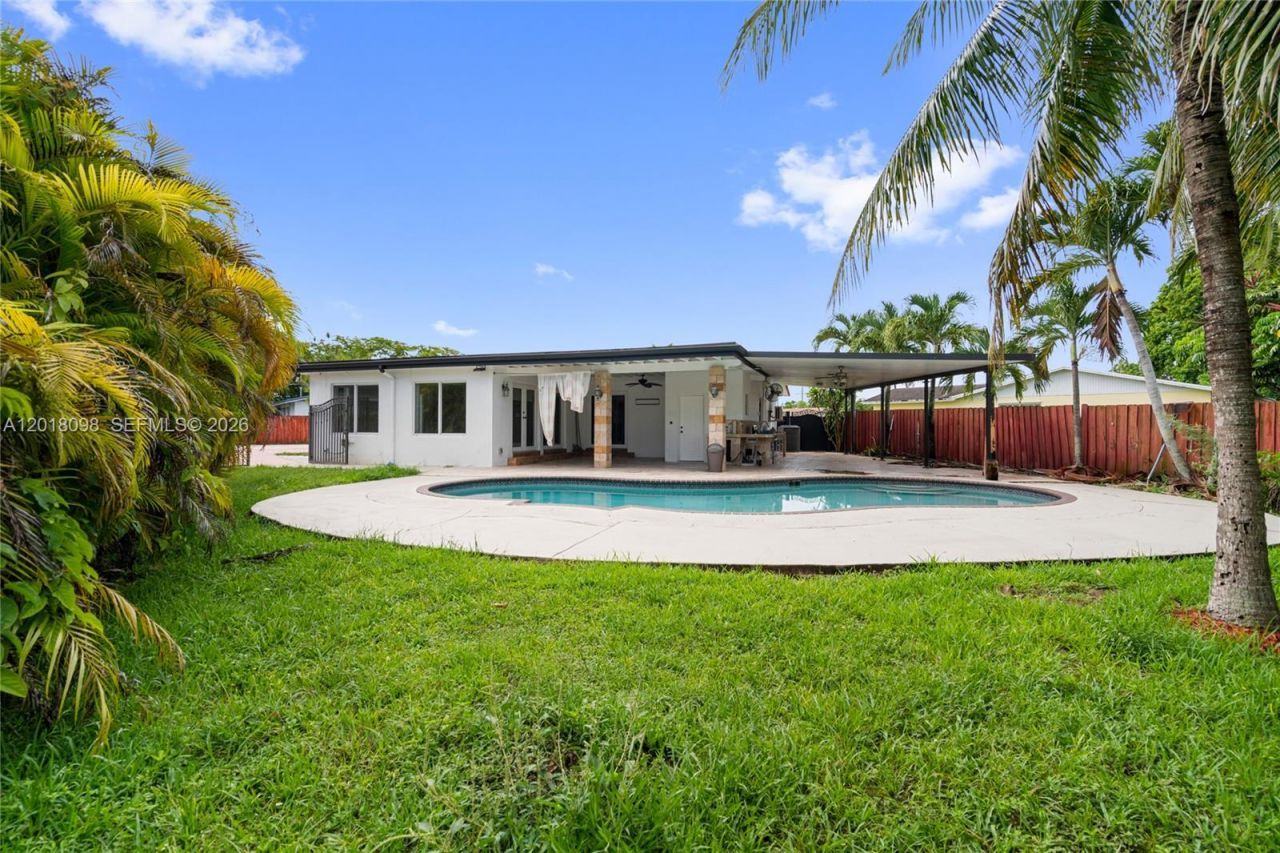 13611 SW 77th St , Miami, FL 33183 Photo
