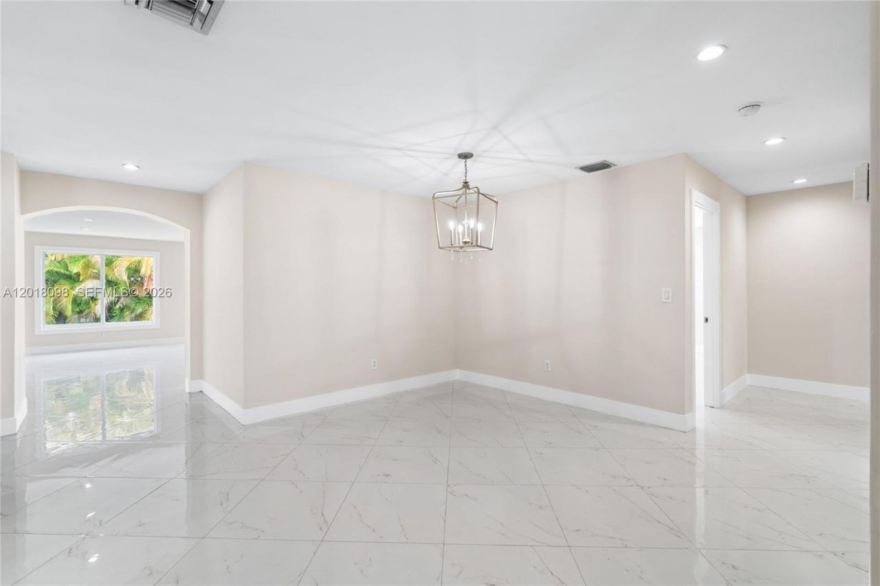 13611 SW 77th St , Miami, FL 33183 Photo