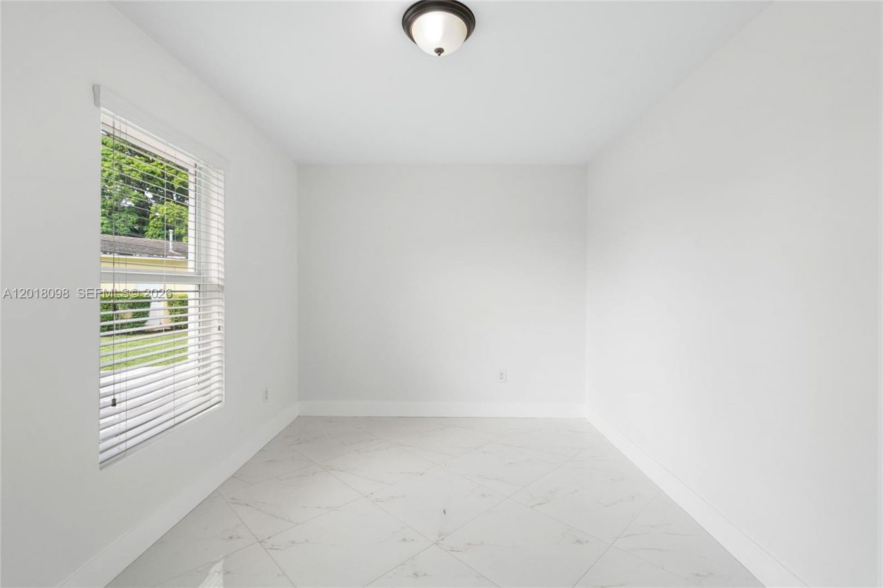 13611 SW 77th St , Miami, FL 33183 Photo