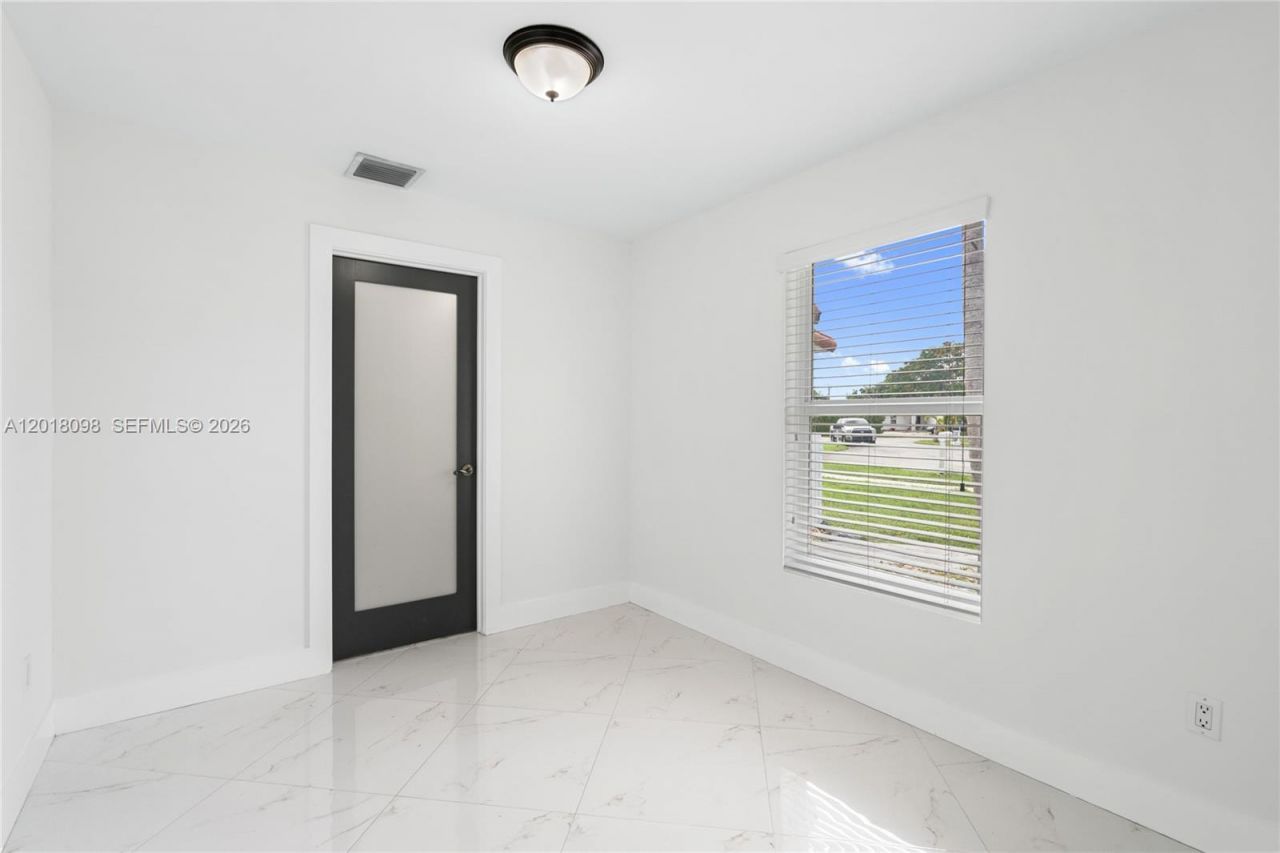 13611 SW 77th St , Miami, FL 33183 Photo