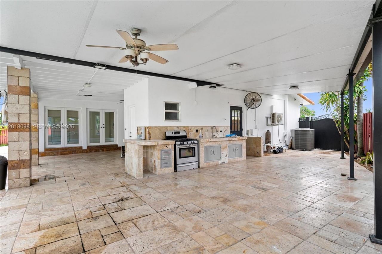 13611 SW 77th St , Miami, FL 33183 Photo