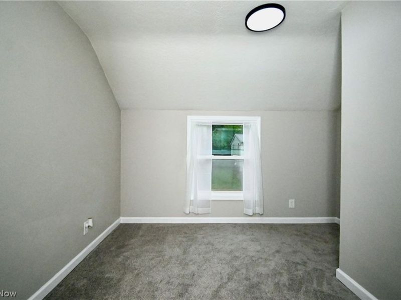 542 Montgomery Street, Akron, OH 44305 Photo 13