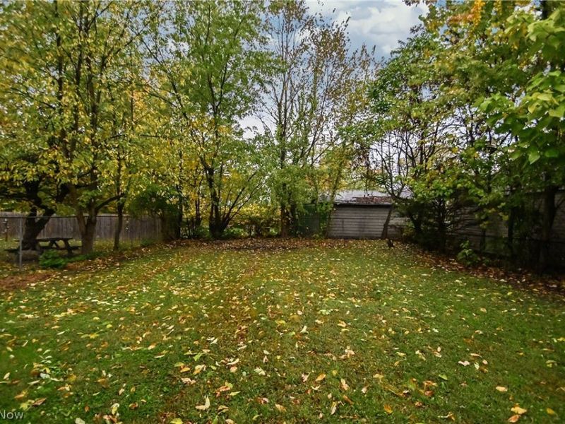542 Montgomery Street, Akron, OH 44305 Photo 2