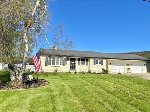 29 Barnes Hill Road , Horseheads, NY 14845