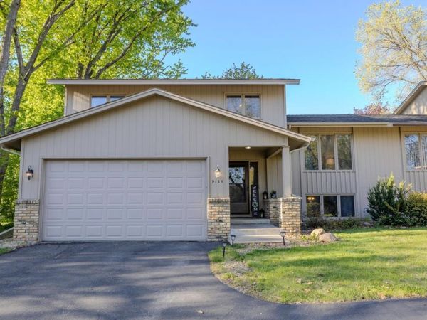 9135 36th Avenue N, New Hope, MN 55427