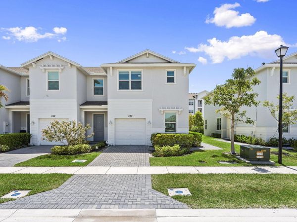 840 SE Grovebush Lane, Port St. Lucie, FL 34984