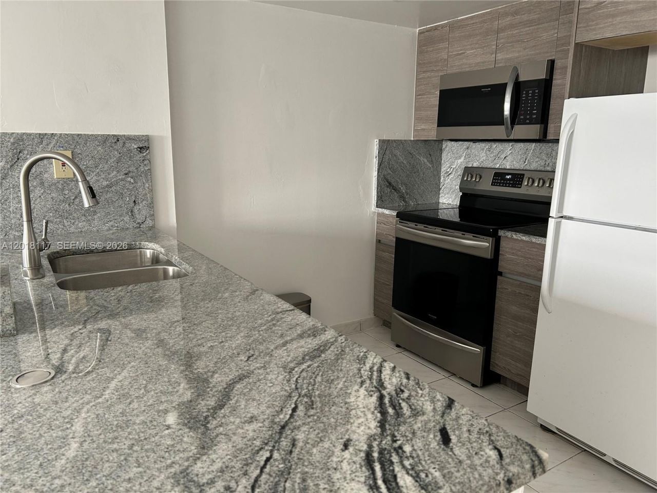 6801 Harding Ave , Unit 201, Miami Beach, FL 33141 Photo
