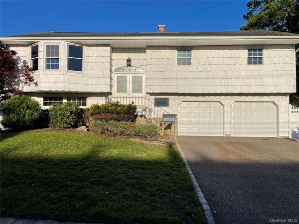 1657 Fairfax Avenue , West Islip, NY 11795