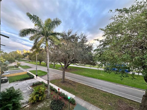 1975 NE 135th St , Unit 3N, North Miami, FL 33181