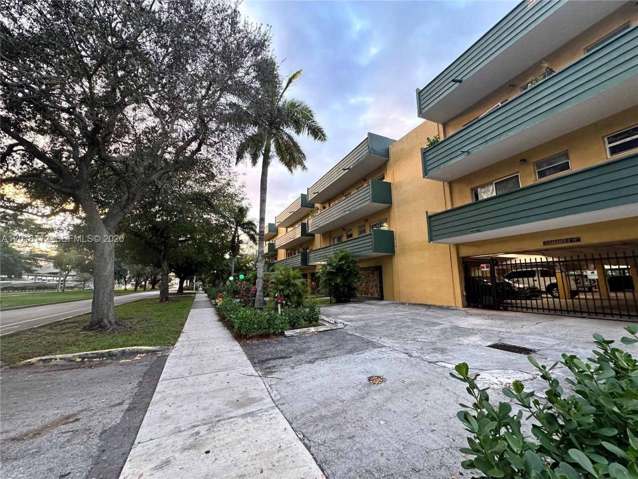 1975 NE 135th St , Unit 3N, North Miami, FL 33181 Photo