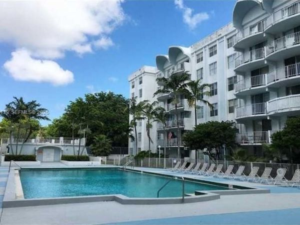 492 NW 165 St Rd, Unit C516, Miami, FL 33169