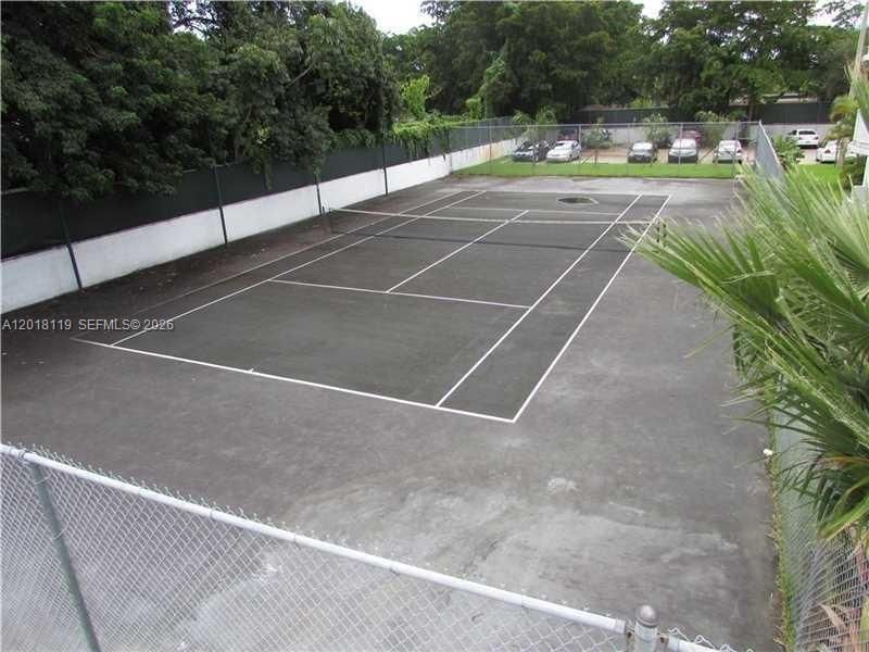 492 NW 165 St Rd , Unit C516, Miami, FL 33169 Photo