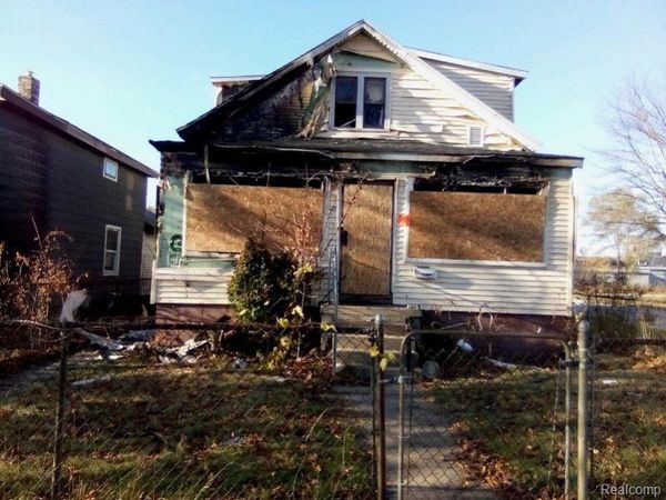 46 E Walton Avenue, Muskegon, MI 49442