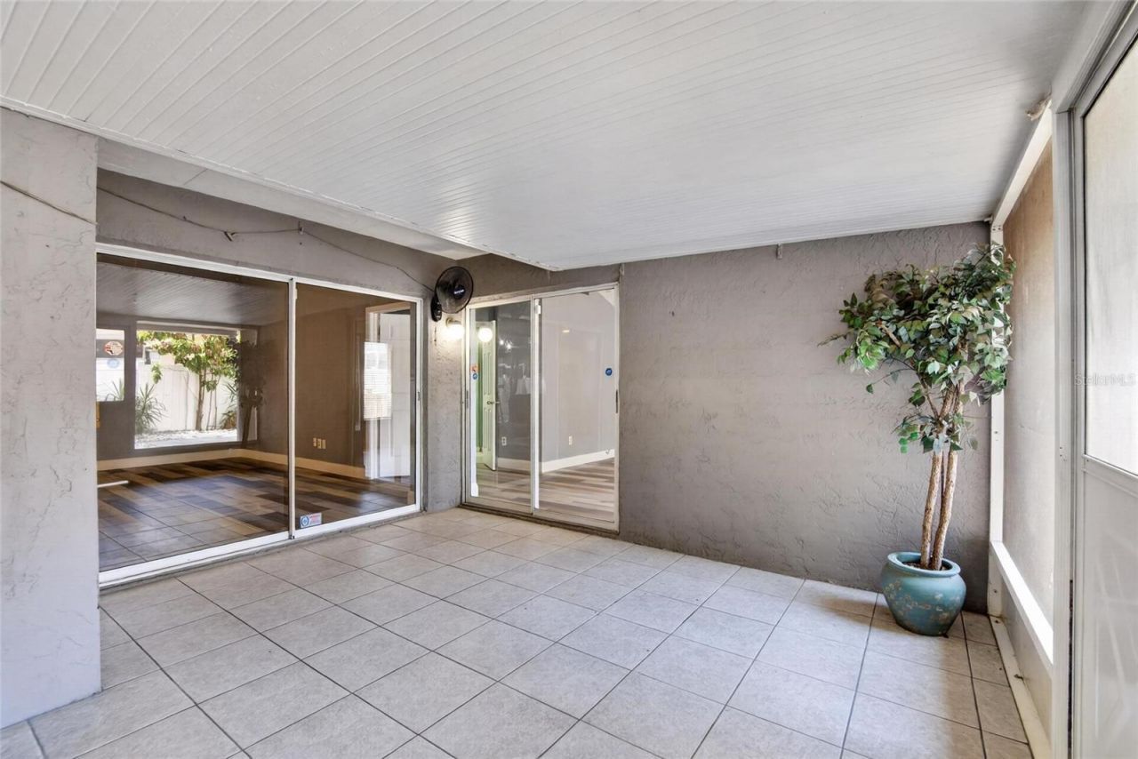 305 Sand Ridge Drive, Valrico, FL 33594 Photo