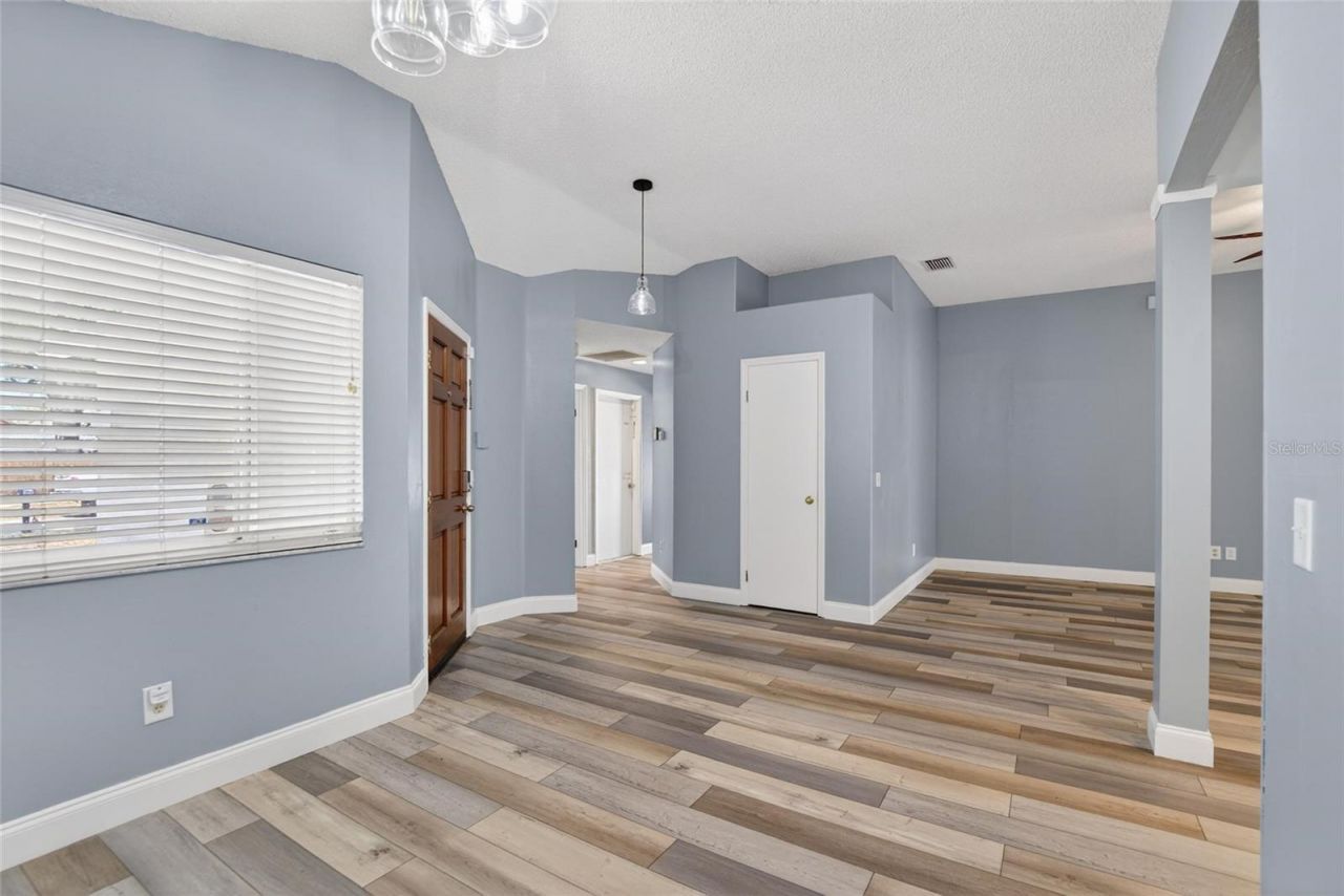 305 Sand Ridge Drive, Valrico, FL 33594 Photo