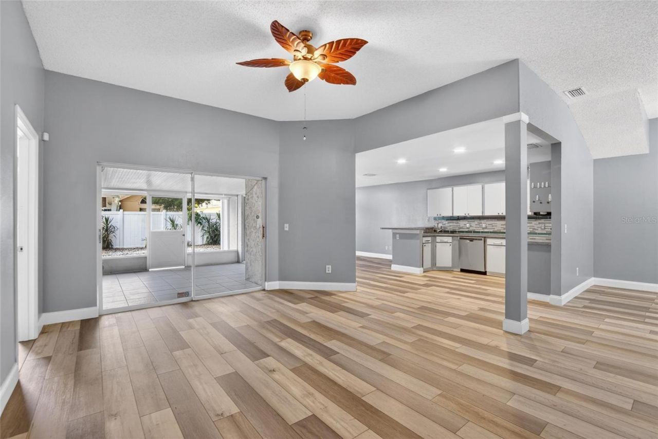 305 Sand Ridge Drive, Valrico, FL 33594 Photo