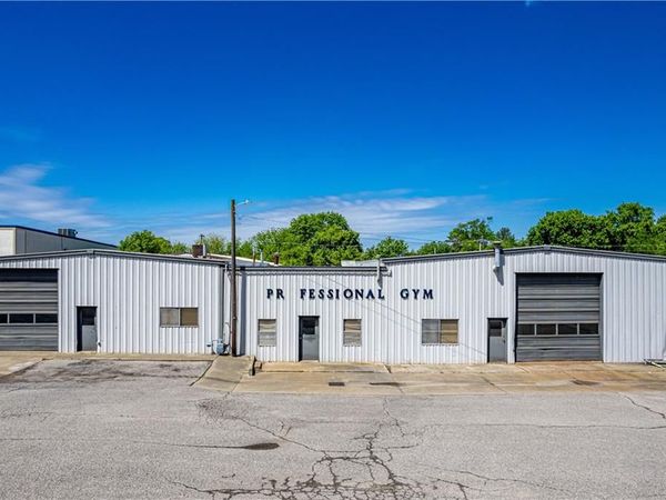 805 Cherokee Drive, Marshall, MO 65340