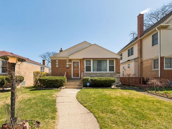 207 Brown Avenue , Evanston, IL 60202