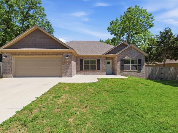 17 Holcombe Lane , Bella Vista, AR 72714