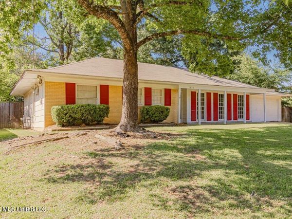 1404 Plantation Boulevard, Jackson, MS 39211