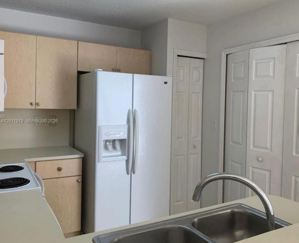 772 SW 106th Ave, Unit 1910, Pembroke Pines, FL 33025 Photo