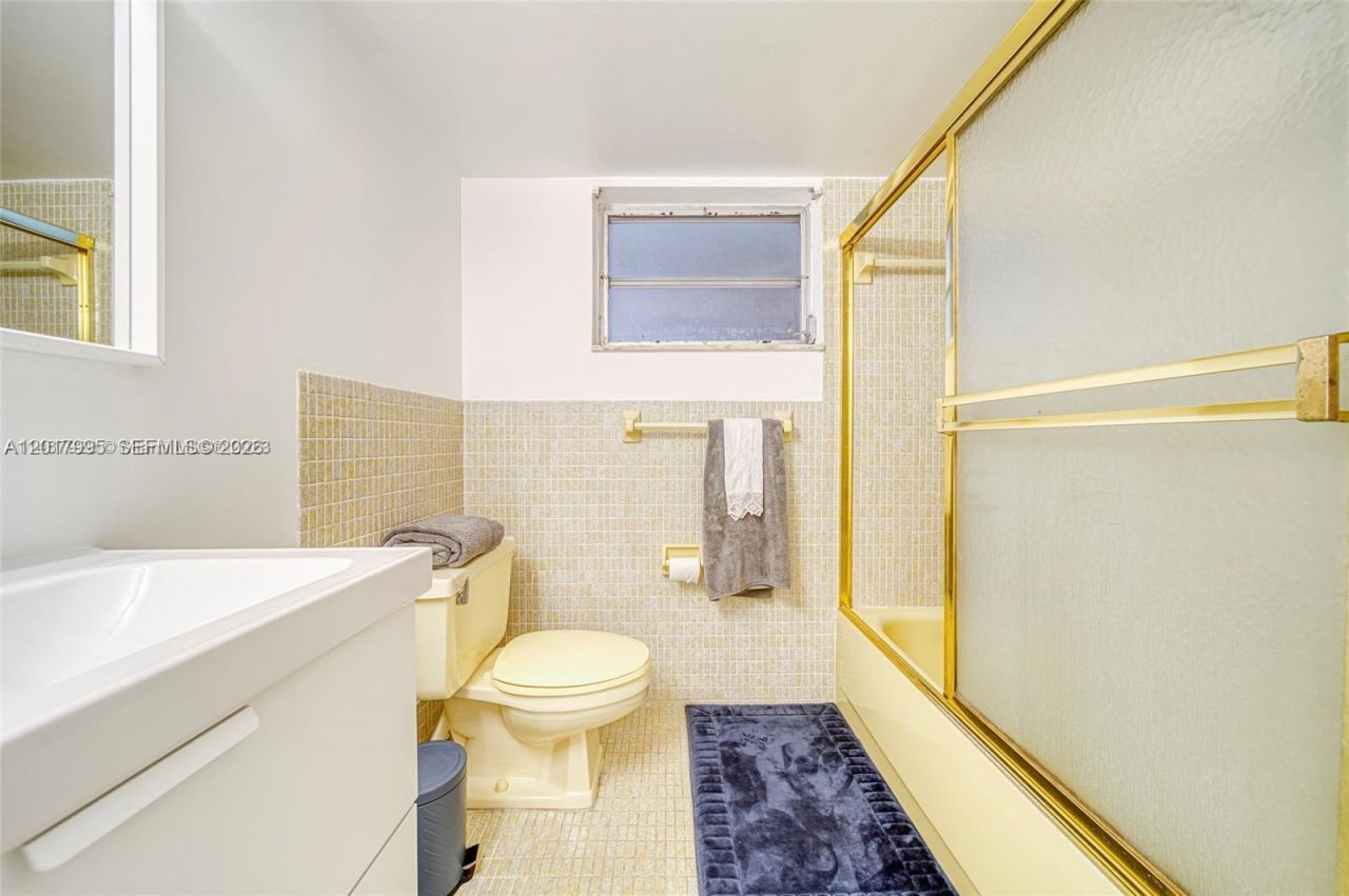 1690 NE 191st St , Unit 401-1, Miami, FL 33179 Photo