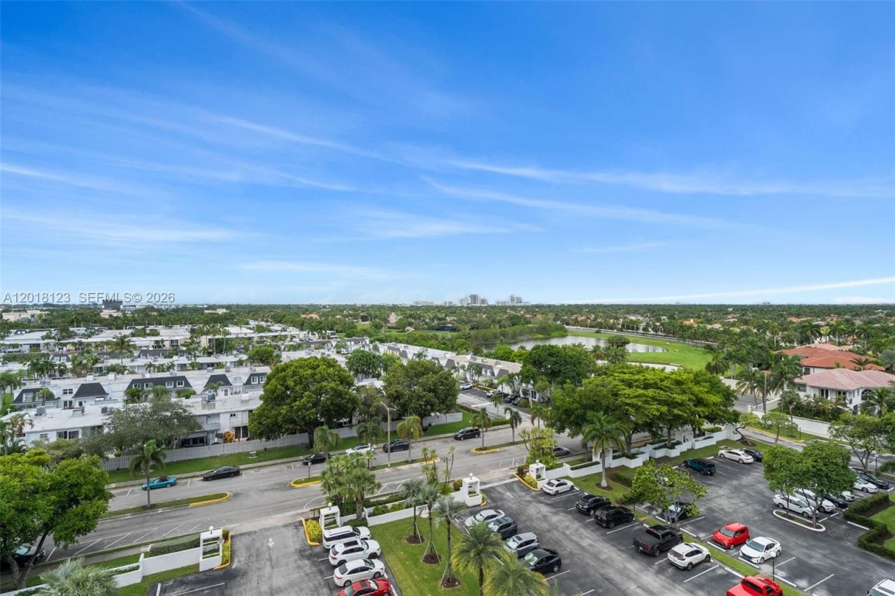 1000 Parkview Dr , Unit 1025, Hallandale Beach, FL 33009 Photo