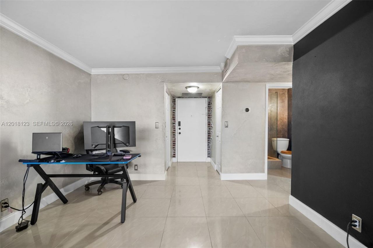 1000 Parkview Dr , Unit 1025, Hallandale Beach, FL 33009 Photo