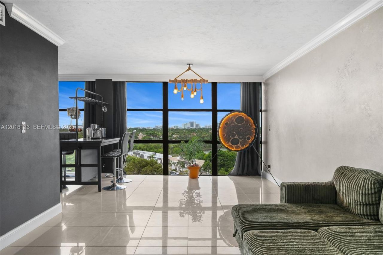 1000 Parkview Dr , Unit 1025, Hallandale Beach, FL 33009 Photo