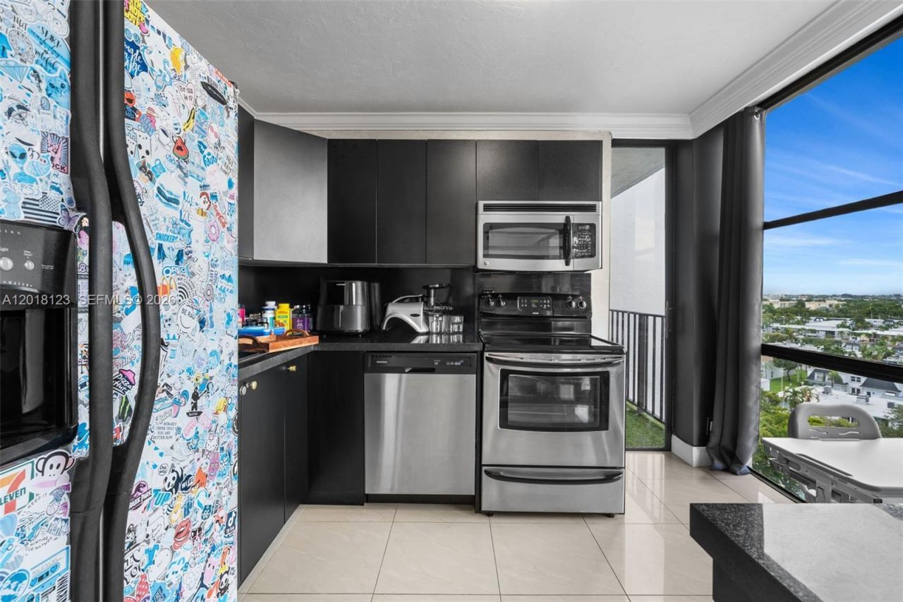 1000 Parkview Dr , Unit 1025, Hallandale Beach, FL 33009 Photo