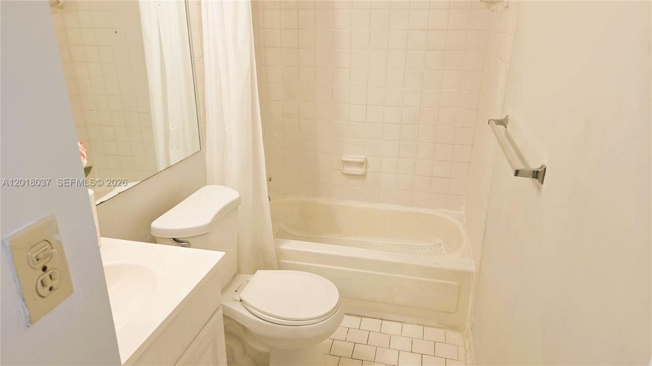 4344 NW 9th Ave , Unit 10-2B, Deerfield Beach, FL 33064 Photo