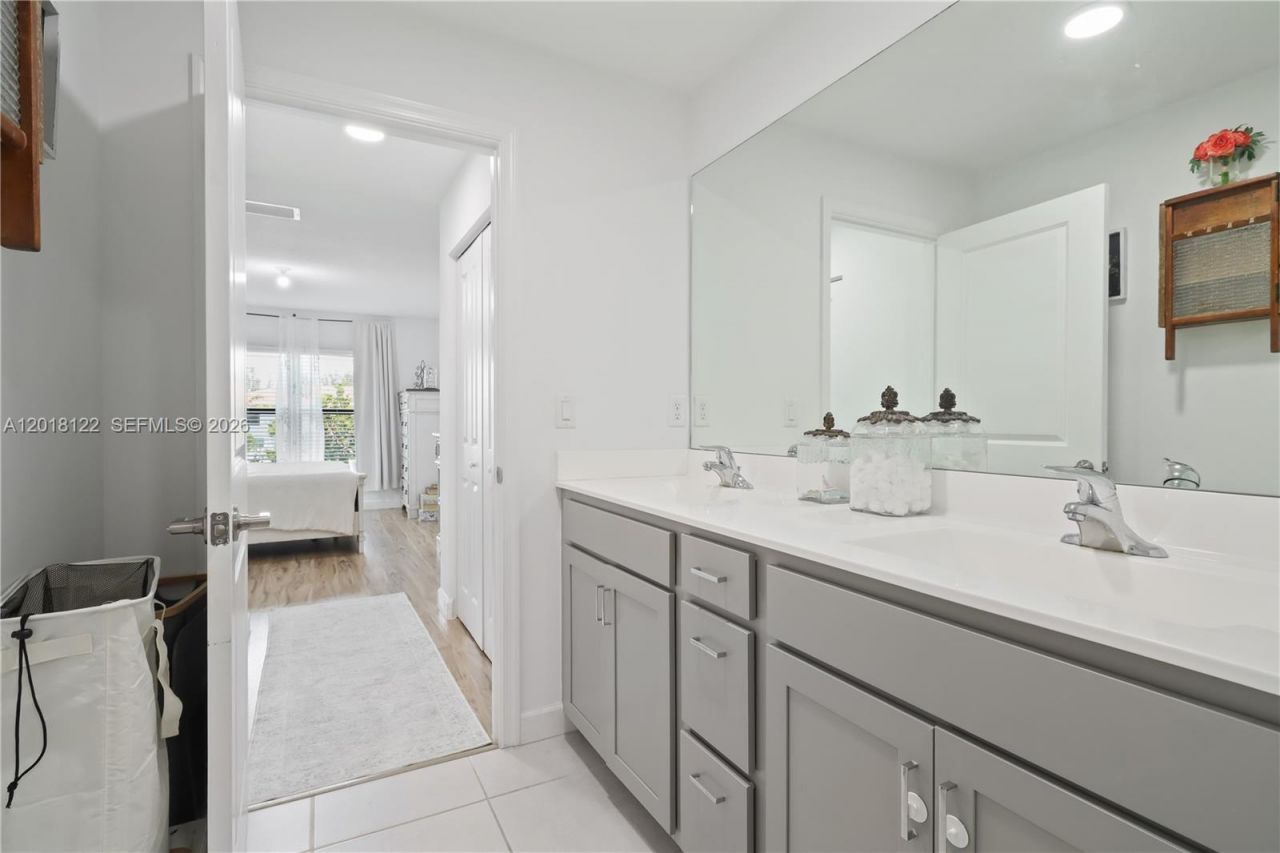 2014 Sugar Maple Dr , Unit 2014, Riviera Beach, FL 33410 Photo