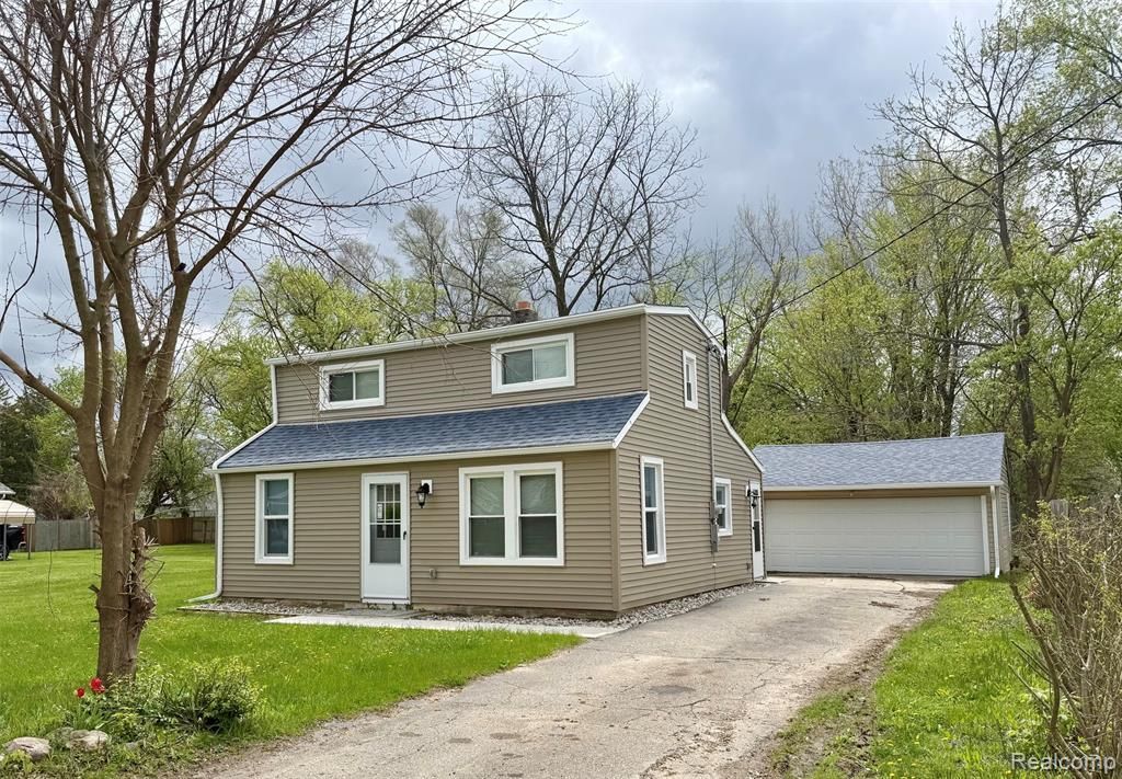3336 Leta Avenue, Burton, MI 48529 Main Photo