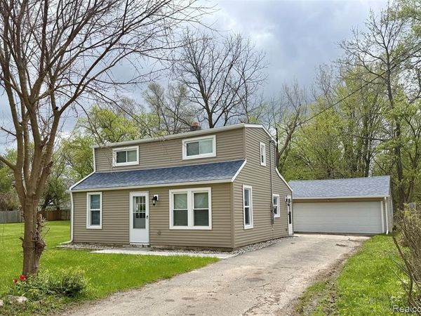 3336 Leta Avenue, Burton, MI 48529